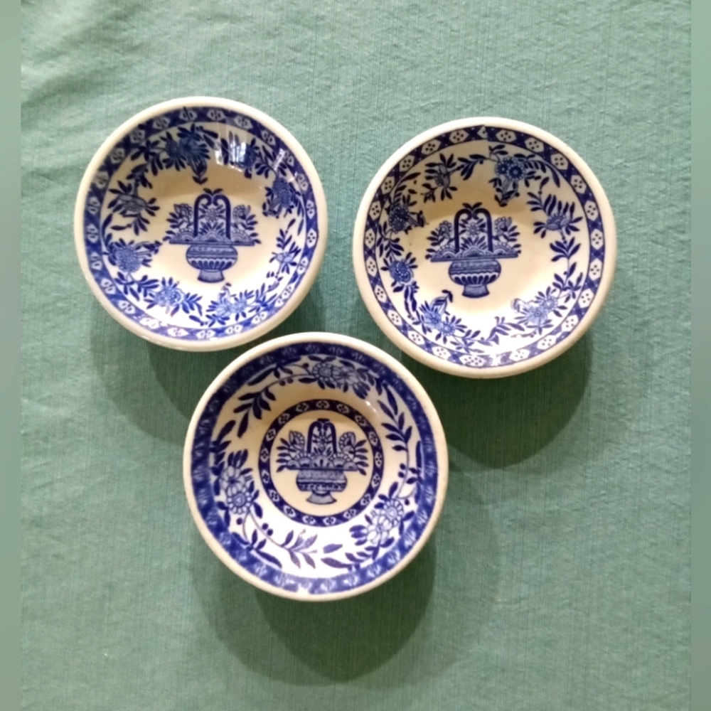 Lot of 3 Vintage Blue and White Chinese Restaurant Sauce/Dipping Bowls